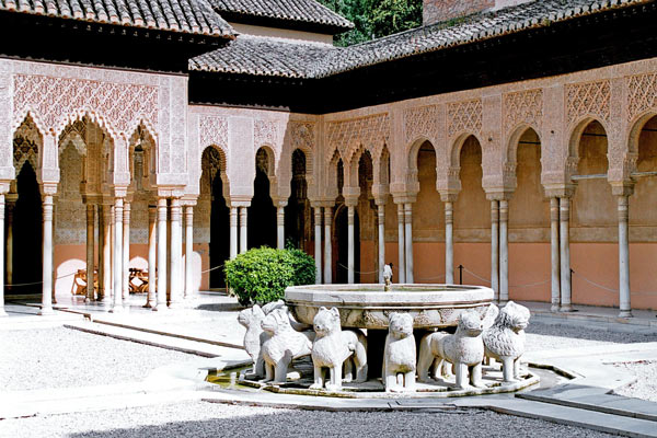 Patio de los Leones/Alhambra
