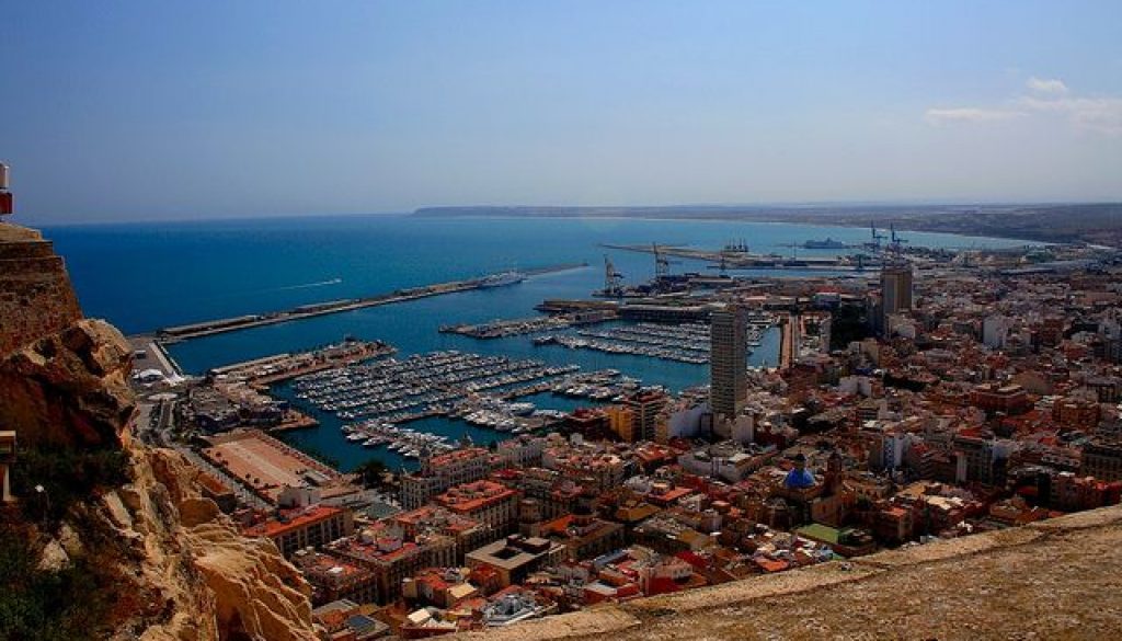 widok z zamku sw Barbary w Alicante